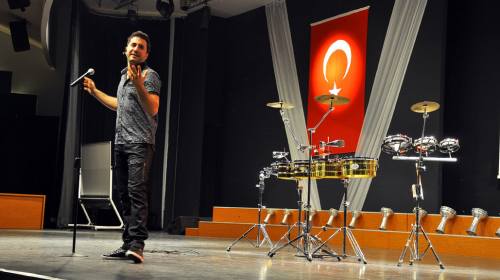Yeditepe üniversitesi İnteraktif ritim & vokal gösterisi